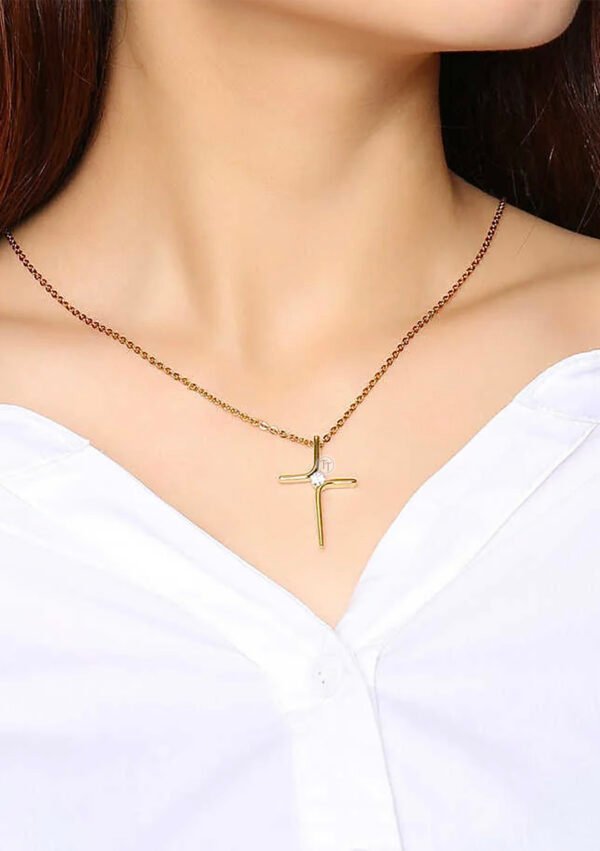 Collar Cruz Titanio 18k Diamante Creado By Thiago Turcott® - Image 4