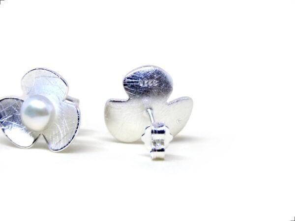 Aretes Clover Plata De 1ra ley 925 Perla Natural By Thiago Turcott® - Image 2